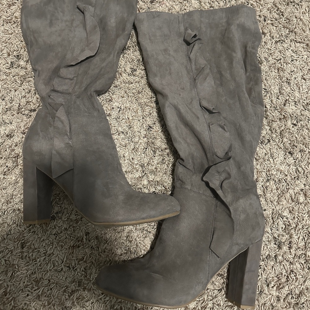 Heeled boots